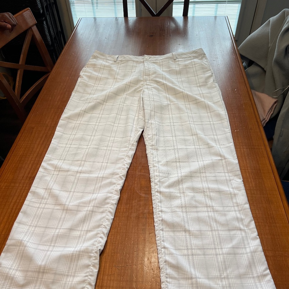 Under Armour Golf Pants Mens Performance Wear Active Wear Pant size 42x32